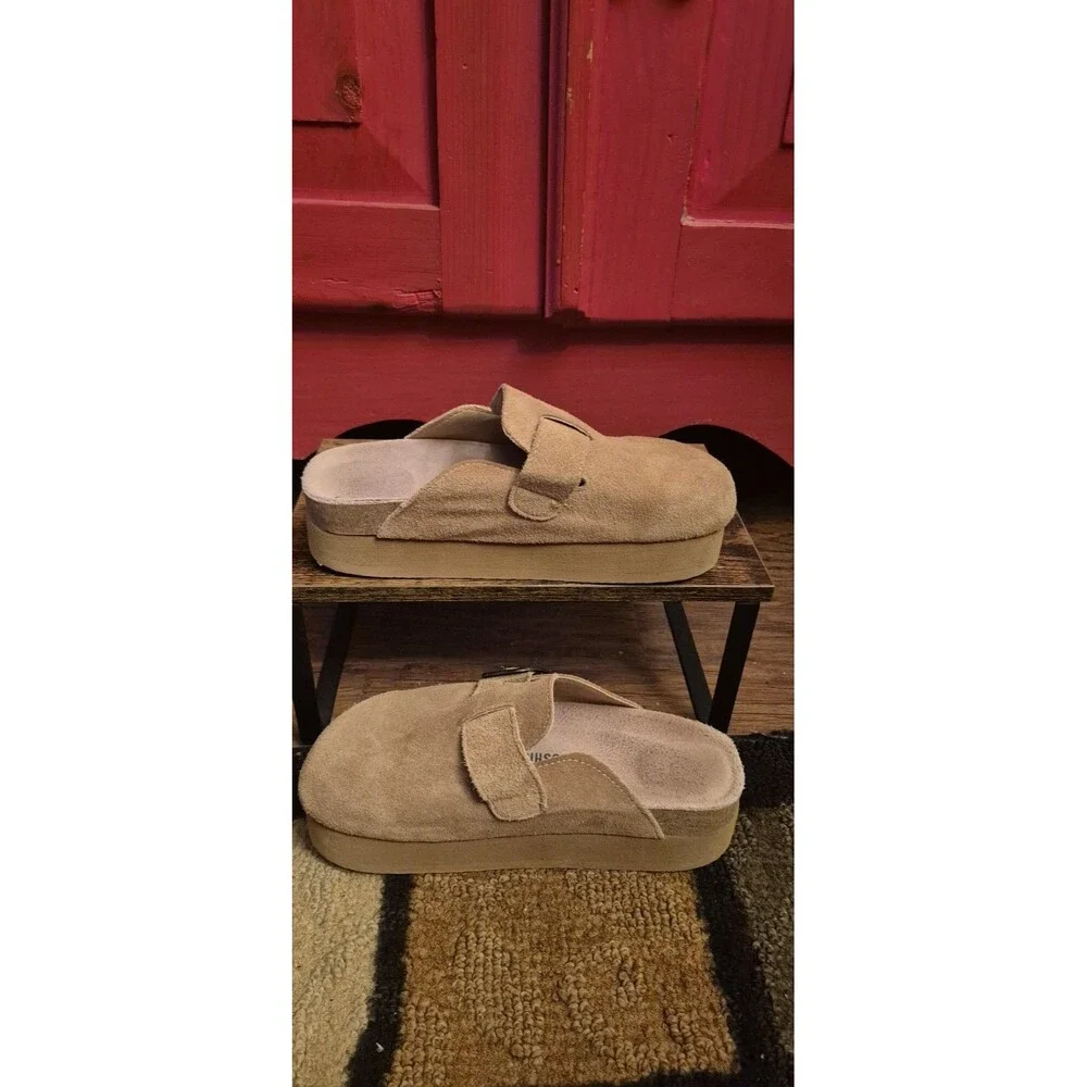 Cushionaire Size 6.5 M Lug Sole Clogs Tan Suede Leather Buckle Worn 2 Times EUC